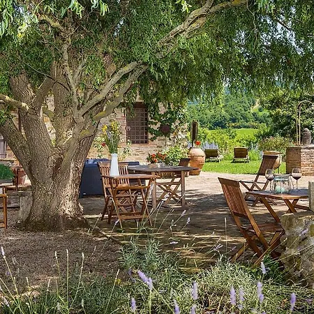 Sleeps 4 With Pool Appartement
