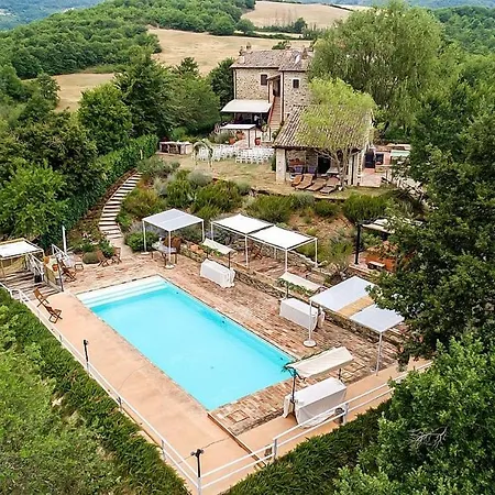 Sleeps 4 With Pool